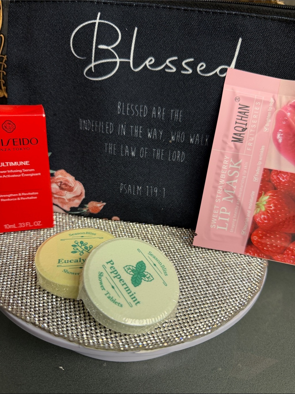Beauty bundle 2- shower steamers / cosmetic bag blending pens, infusing serum